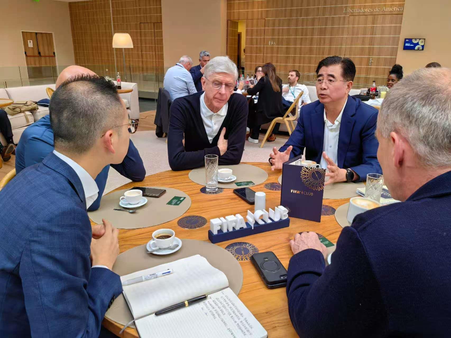 Beijing Youth Daily: Chủ tịch Hiệp hội bóng đá Trung Quốc Song Kai tìm kiếm lời khuyên từ Wenger, người bày tỏ mong muốn mạnh mẽ giúp đỡ bóng đá Trung Quốc