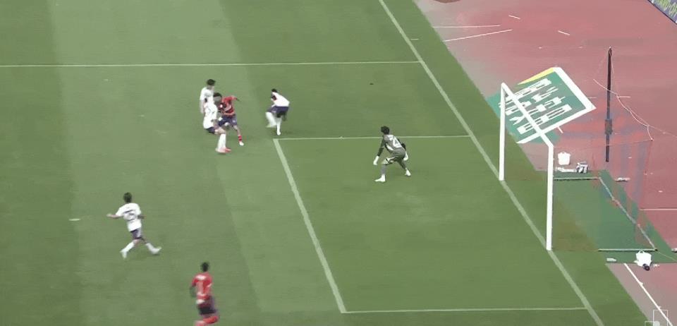 ⚽Hiệp 1 J-League: Taniguchi Kaito bỏ lỡ cơ hội ngon ăn, Niigata Albirex tạm thời hòa 0-0 Yokohama F. Marinos