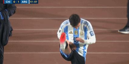 Messi trở lại đội tuyển quốc gia sau 7 tháng! Anh vẫn chơi tốt như thường lệ, tạo ra nhiều nguy hiểm nhưng không ghi được bàn thắng