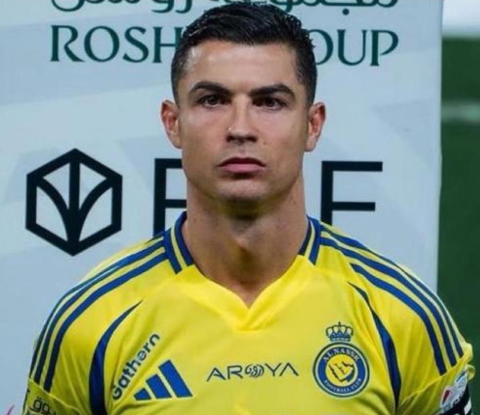 Đồng đội cũ: Ronaldo có thể đã khăng khăng chơi bóng đá vì muốn cạnh tranh với con trai mình