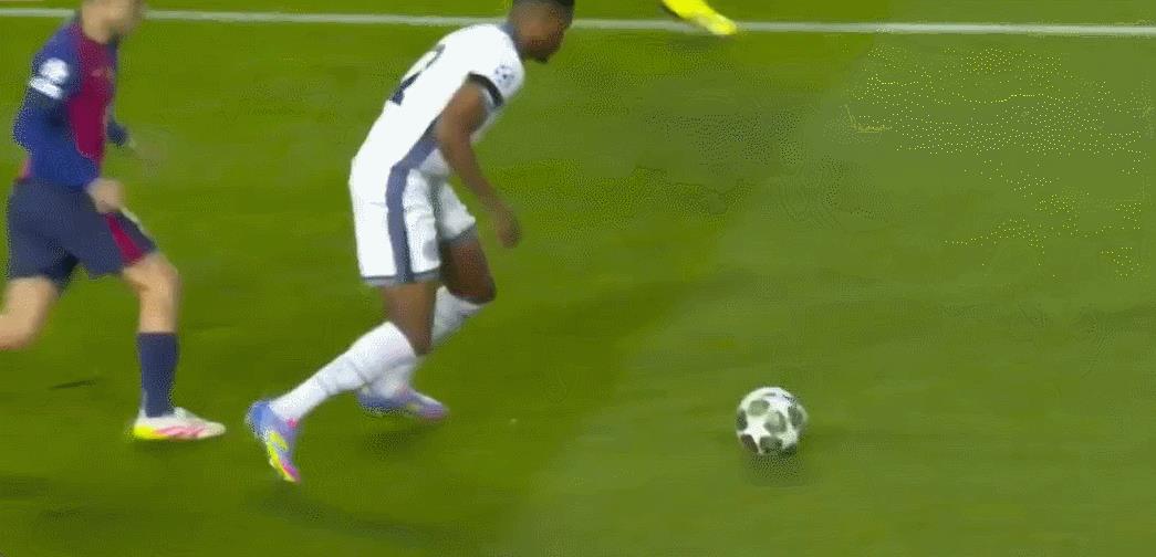 Chính thức: Cú sút của Yamal ở trận bán kết lượt đi Champions League với Inter Milan được bình chọn là bàn thắng đẹp nhất Champions League mùa giải năm nay