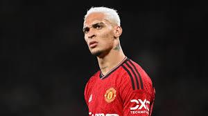 Dòng thời gian đảo ngược chuyển nhượng của Anthony: Sau khi Manchester United đồng ý, cầu thủ này muốn bù vào khoản chênh lệch lương, nhưng Betis đã từ bỏ