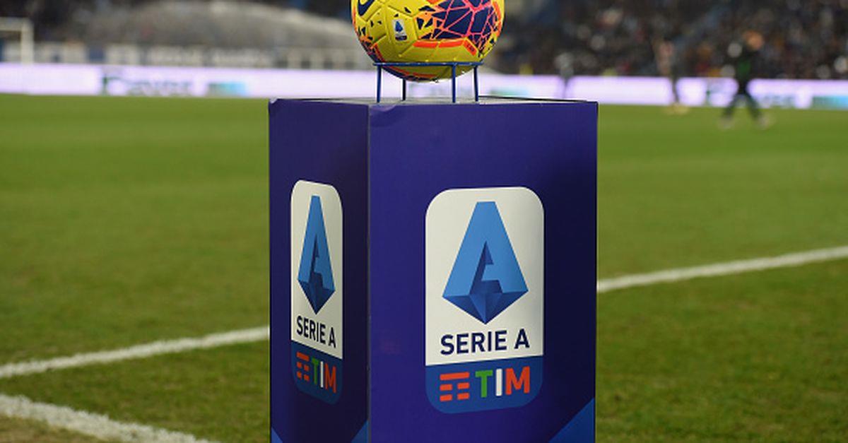 Sky Italia: Nếu một đội bóng Serie A xuống hạng, tiền lương của cầu thủ sẽ tự động bị giảm 25%.