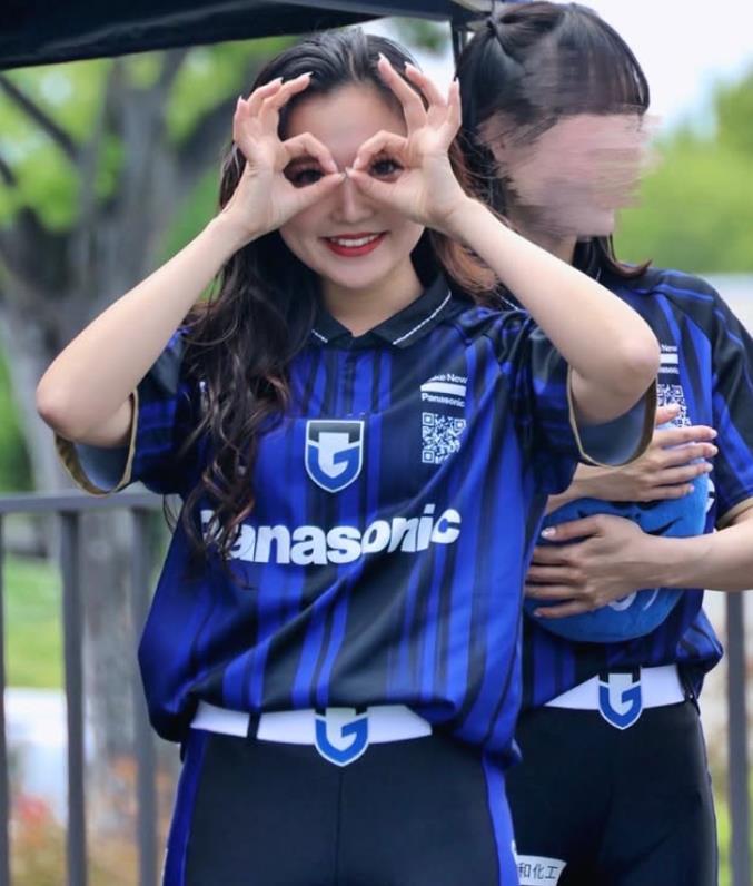 Tuyển chọn fan nữ xinh đẹp của J.League: mỗi người đều có nét đẹp riêng, hôm nay bạn là fan của đội nào?