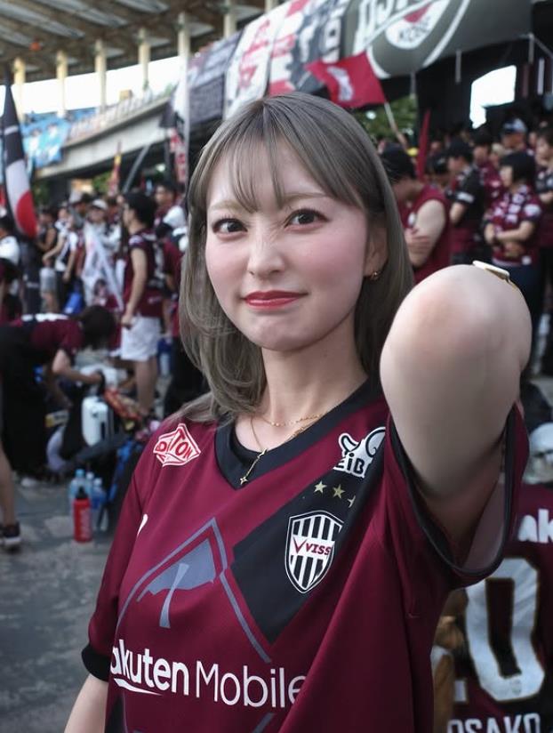 Tuyển chọn fan nữ xinh đẹp của J.League: mỗi người đều có nét đẹp riêng, hôm nay bạn là fan của đội nào?