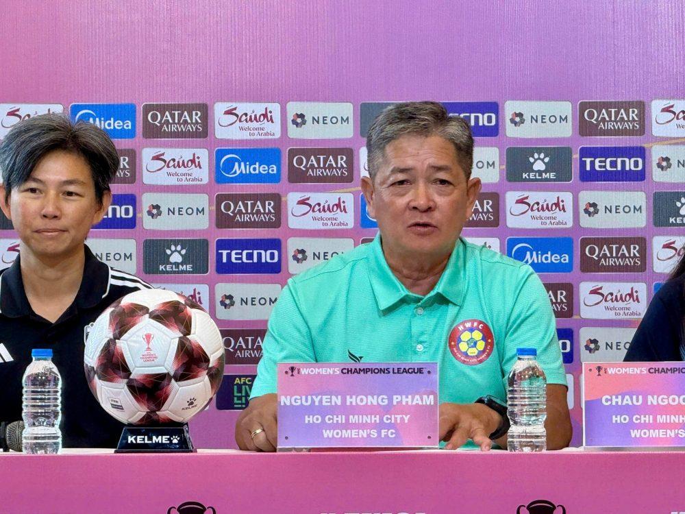 HLV Nguyễn Hồng Phẩm muốn CLB nữ TPHCM đá hết mình trước đội bóng Úc 1