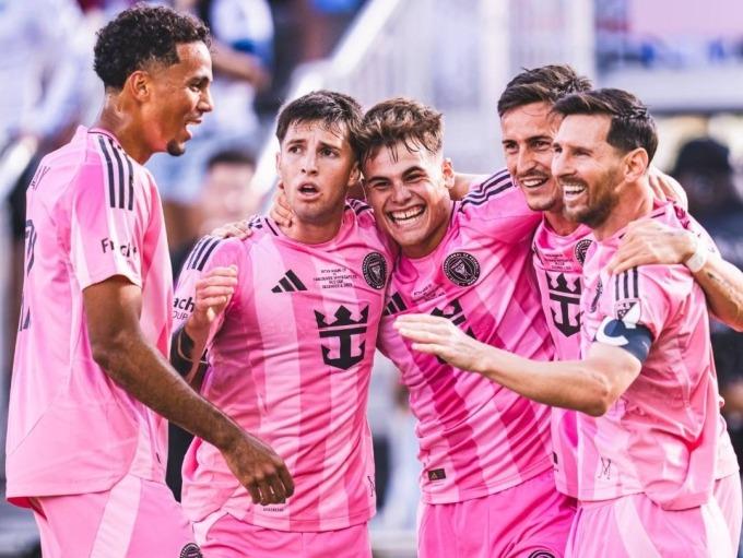 New-Project-2025-12-07T045534-21